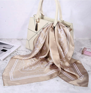 Silky Paisley Wildrag in Cream