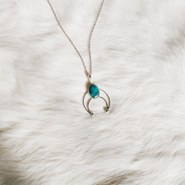 Dainty Naja Necklace